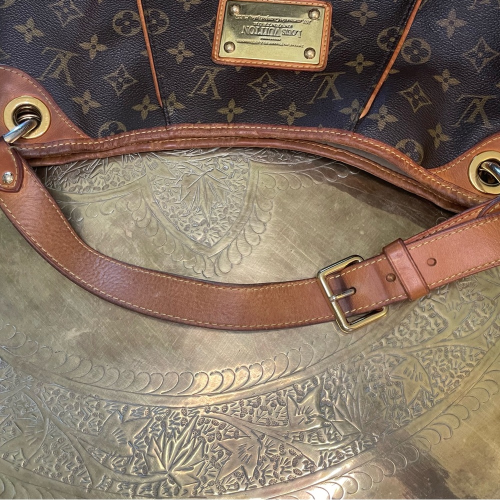 Louis Vuitton Galliera PM Bag – Monogram Canvas - Picture 9 of 9